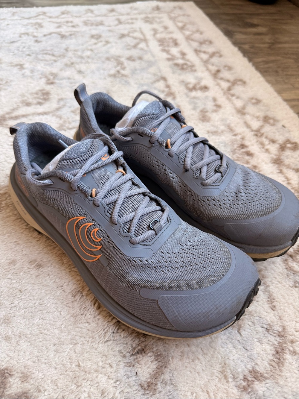 Women’s Topo Athletic Terraventure 5 trail running shoes size 10